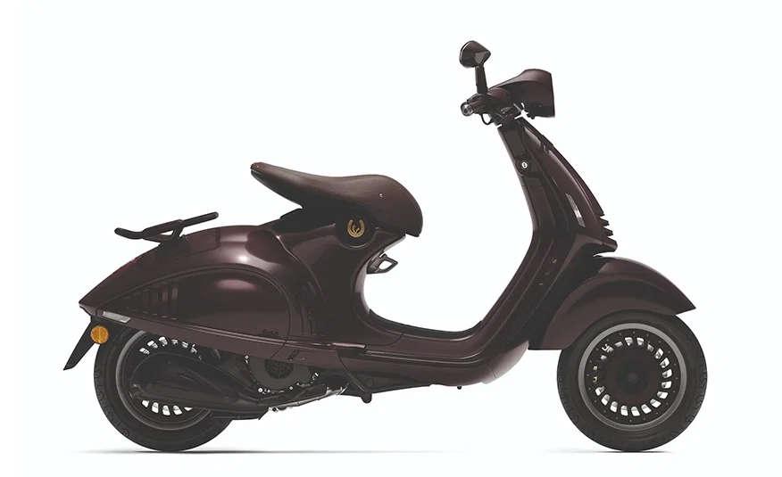 Vespa 946 DARK HORSE 125