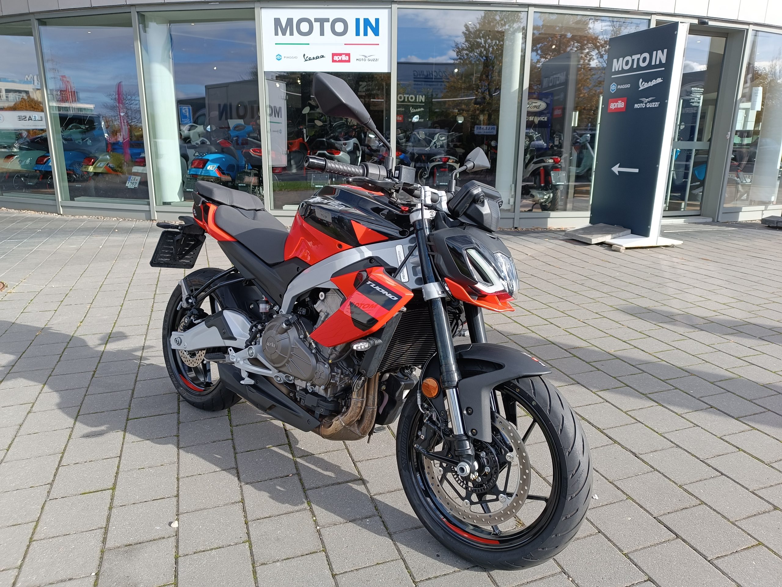 Aprilia TUONO 457