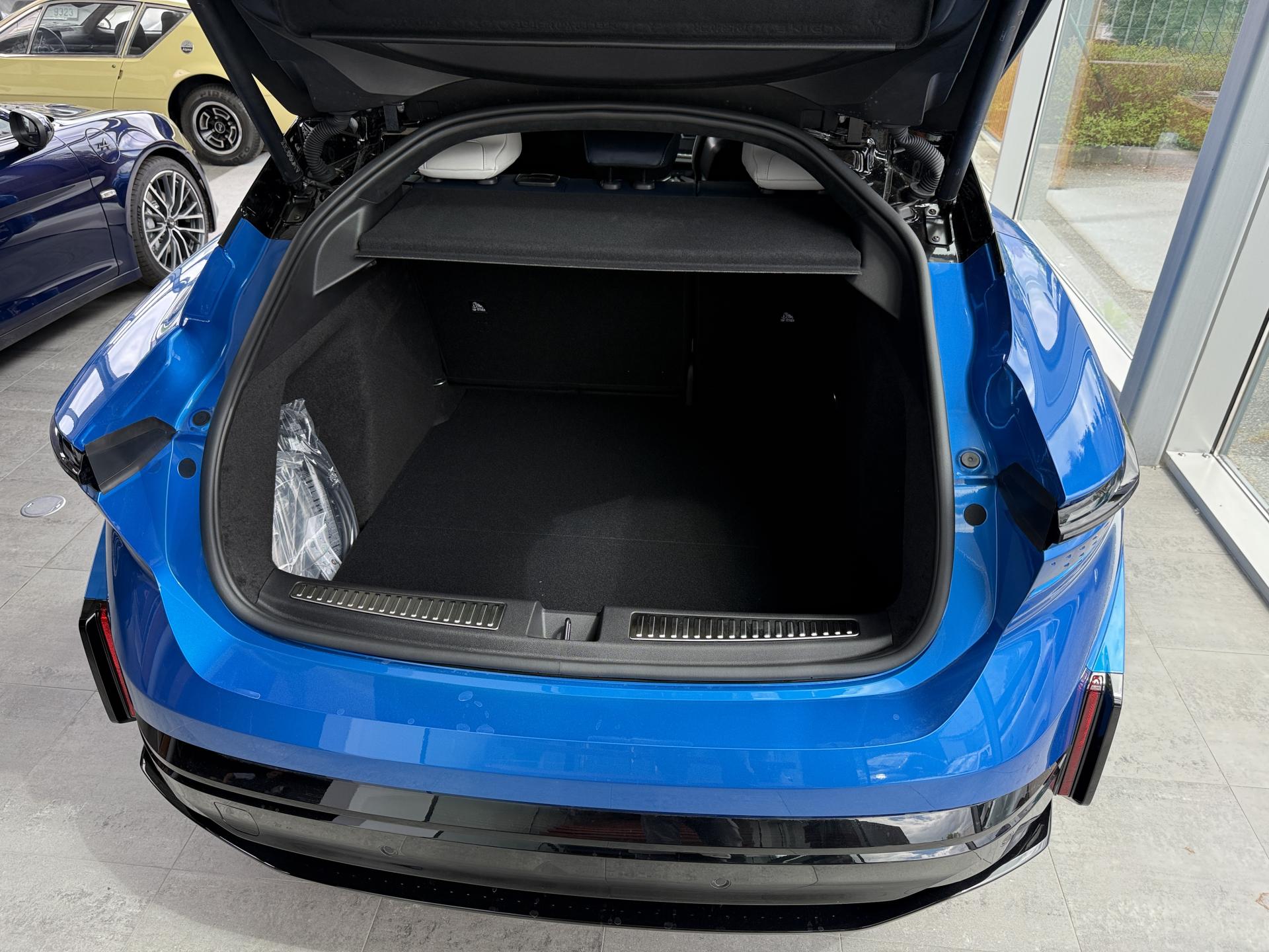 Alpine A390