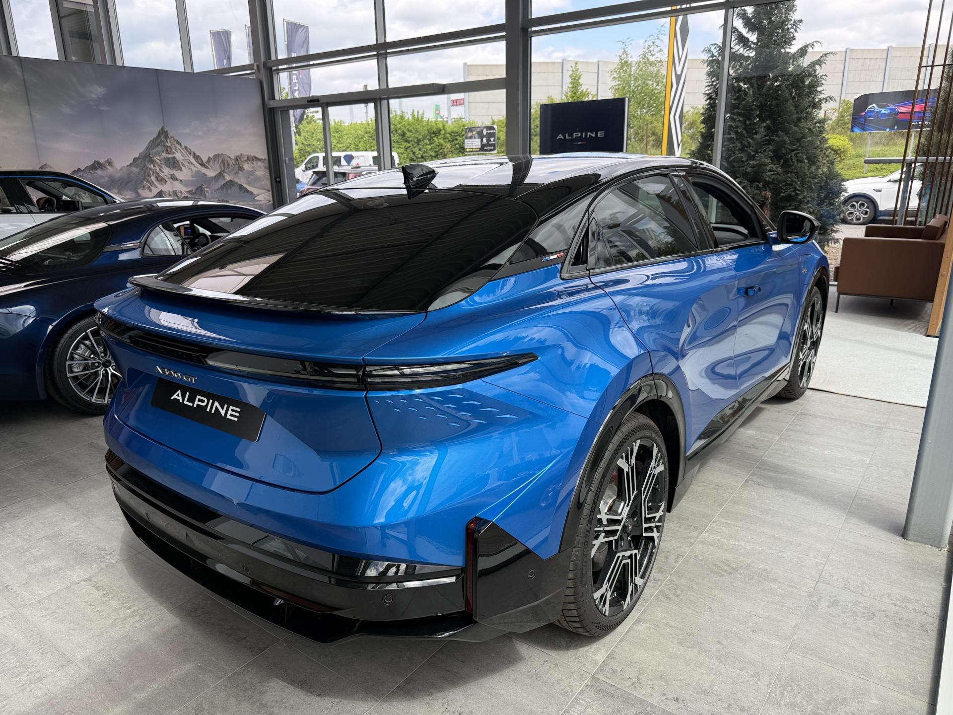 Alpine A390