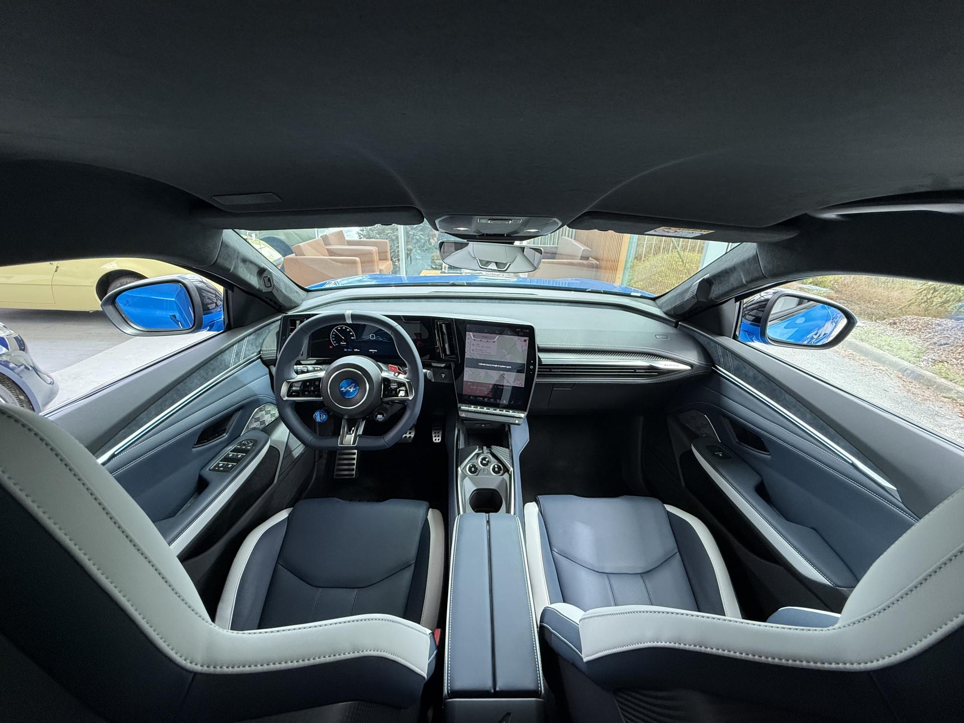 Alpine A390