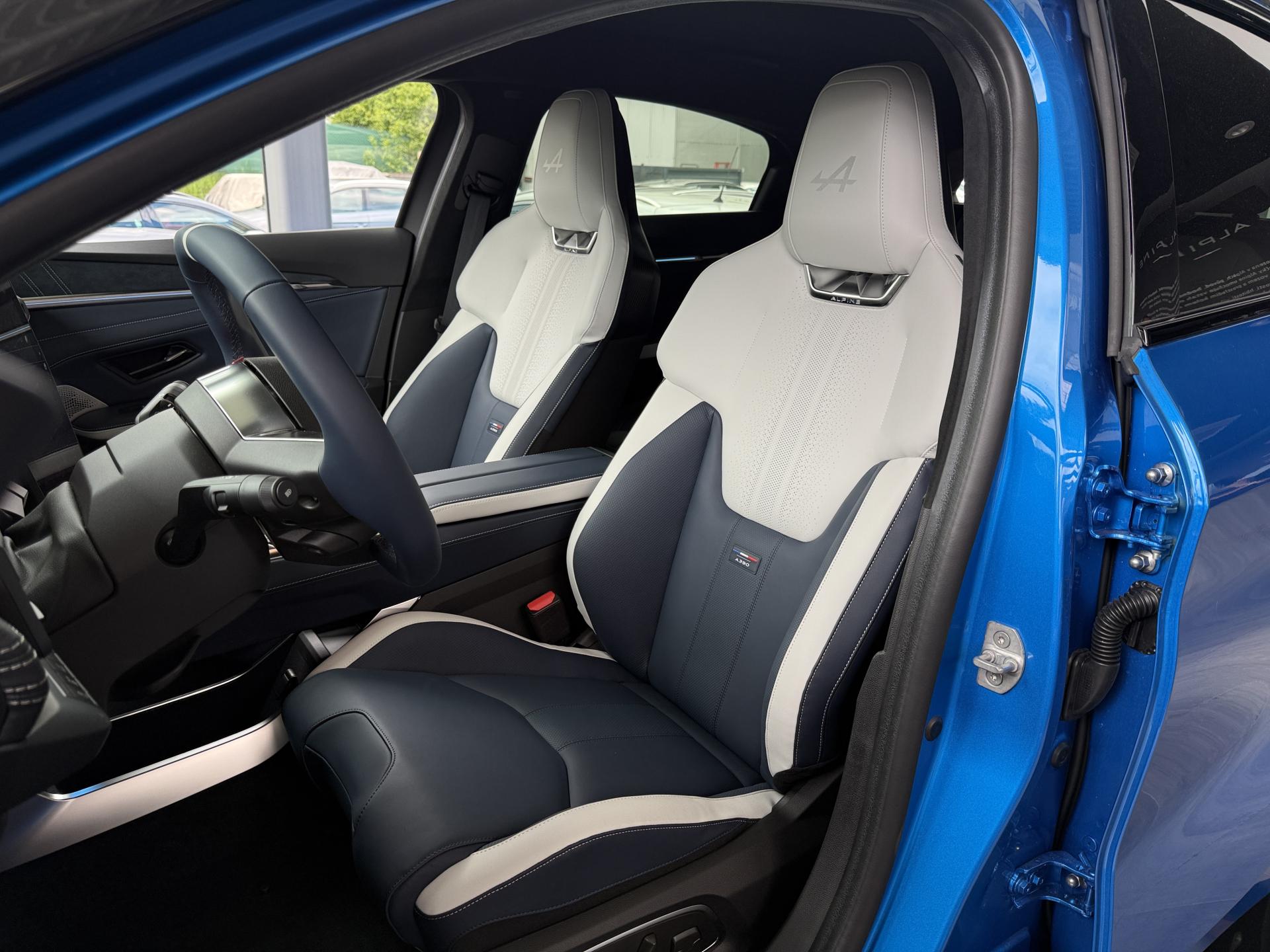 Alpine A390