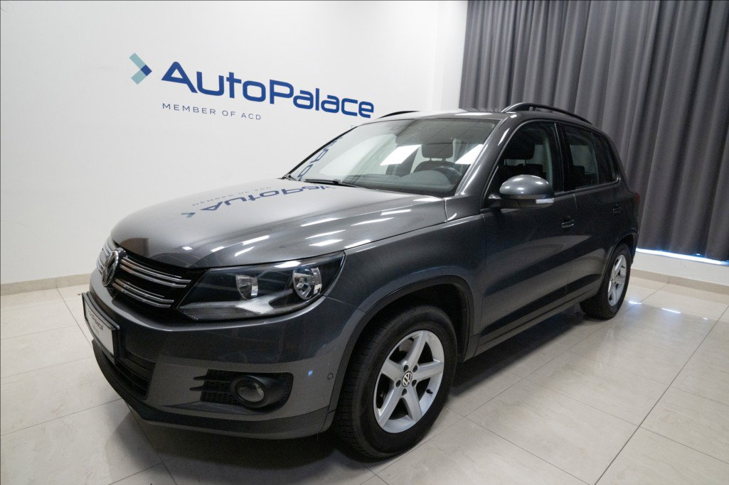 VW Tiguan 1,4 TSI KAMERA VÝHŘEV TAŽNÉ ČR
