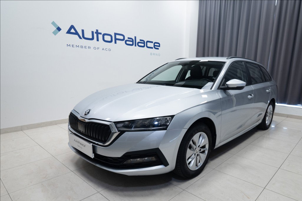 Škoda Octavia 2,0 TDI VÝHŘEV ČR 2x KOLA