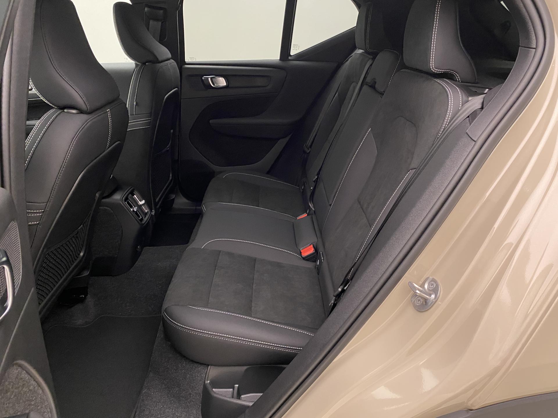 Volvo EX40