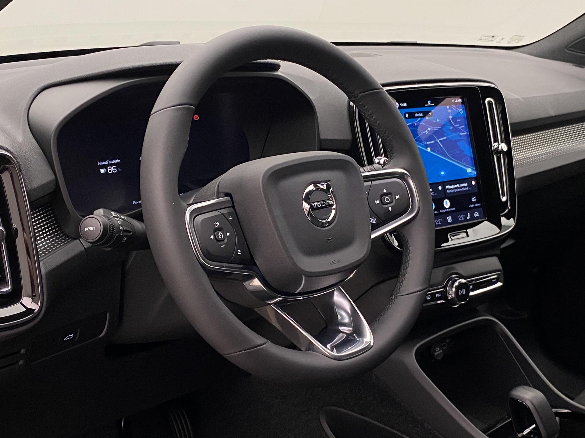 Volvo EX40