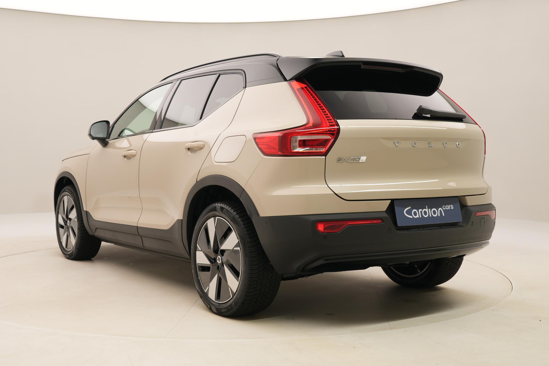 Volvo EX40