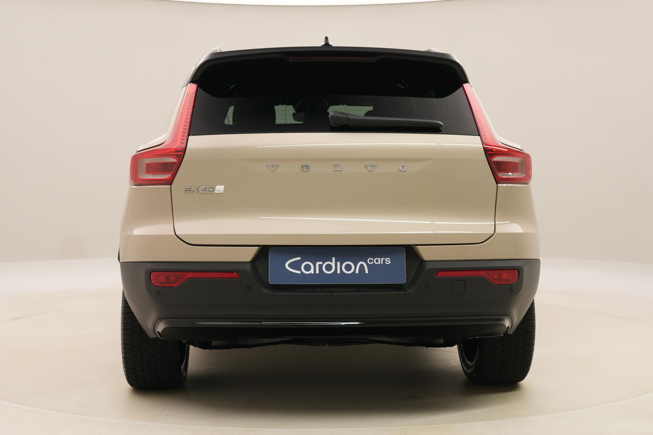 Volvo EX40