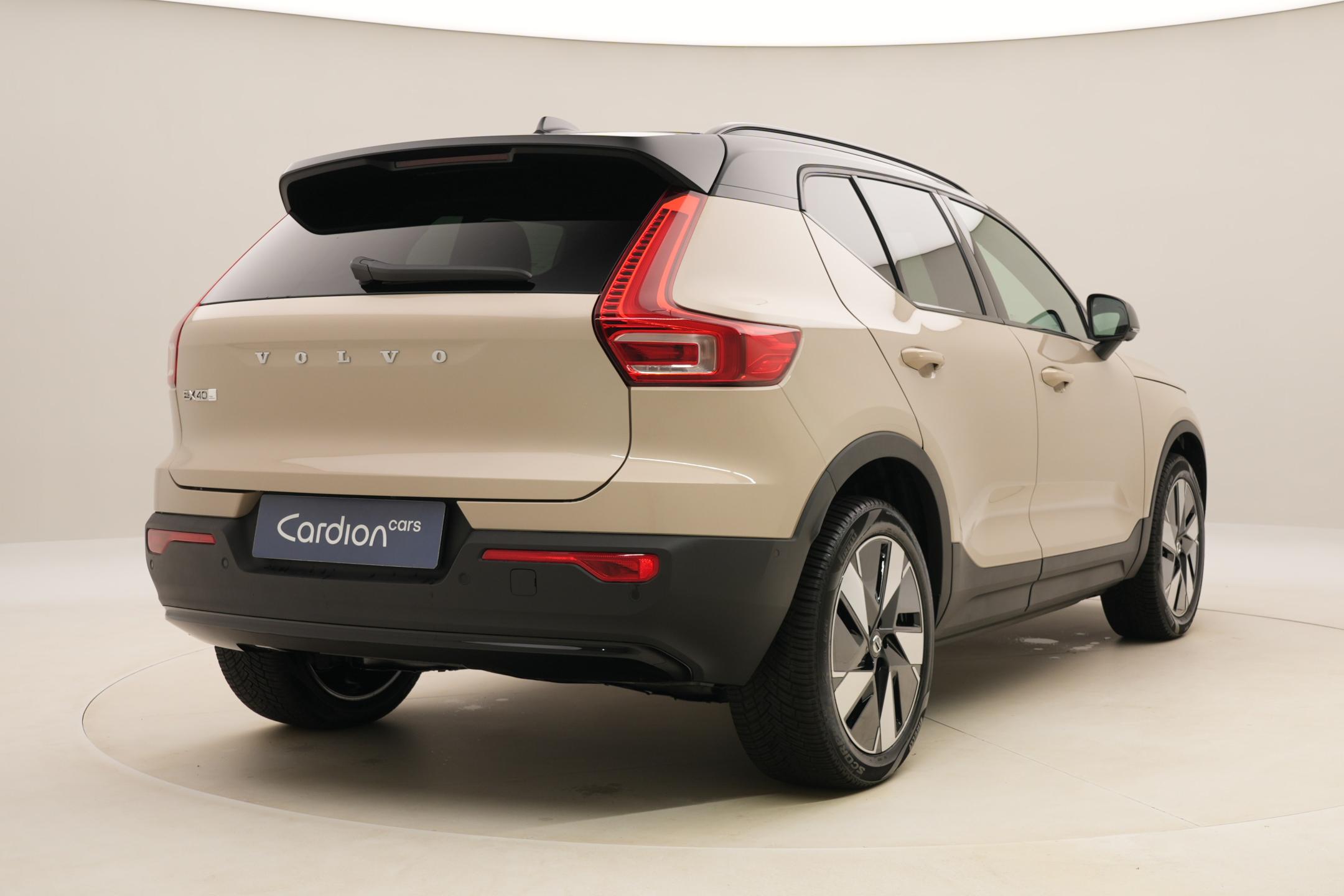 Volvo EX40