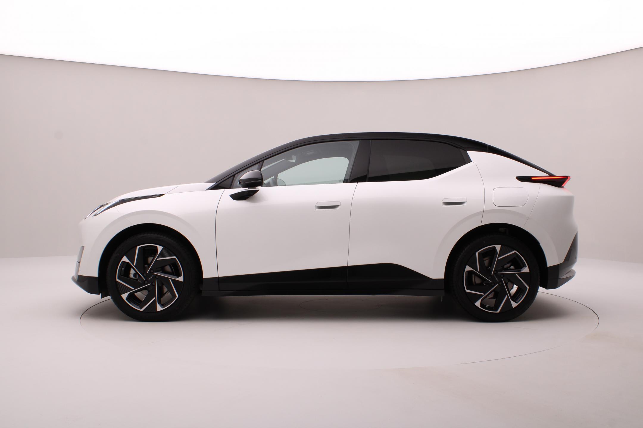 Lynk & Co VWB
