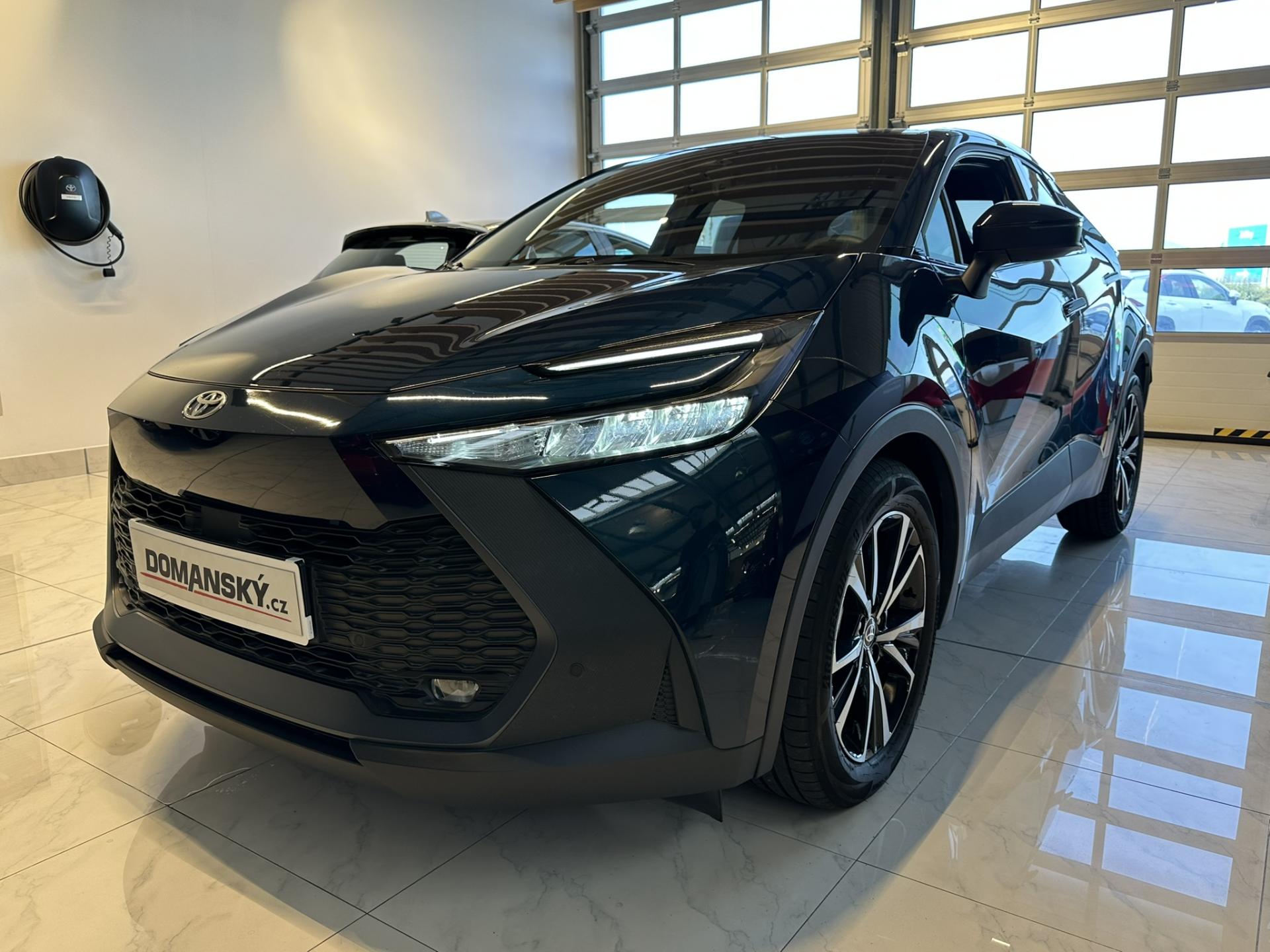 Toyota C-HR 1.8L HEV STYLE + SERVIS v ceně