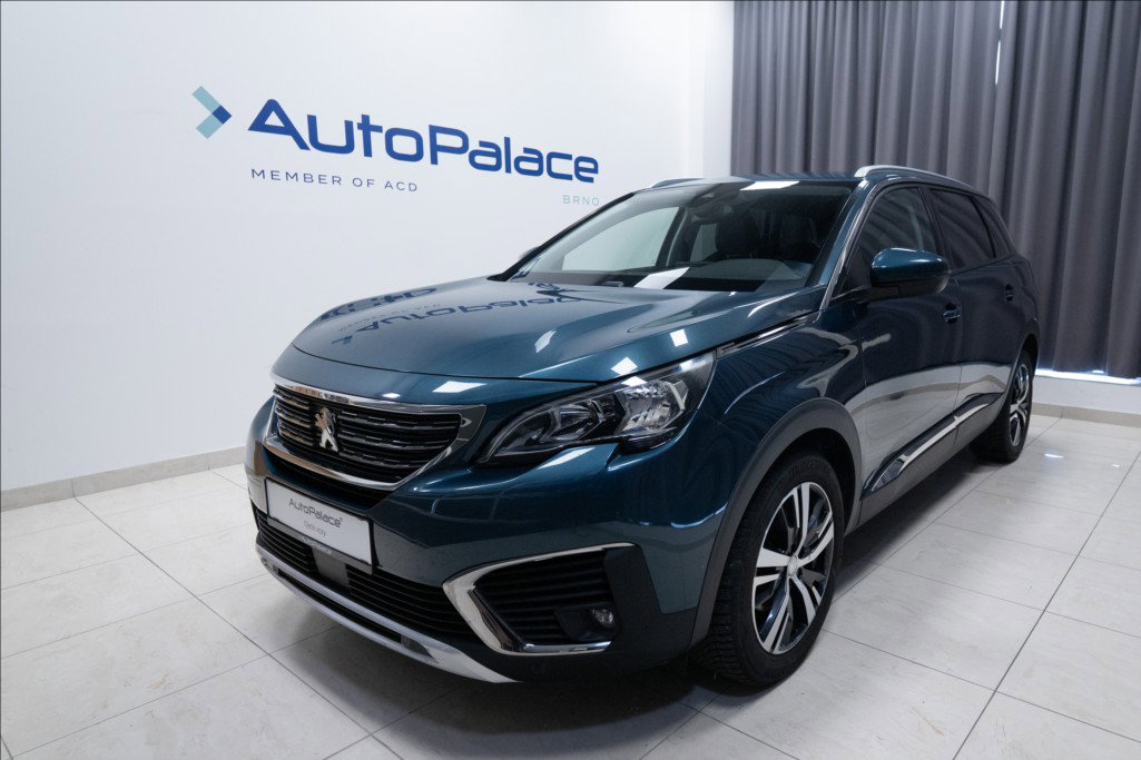 Peugeot 5008 1,2 PT KAMERA 360° VÝHŘEV 7 M