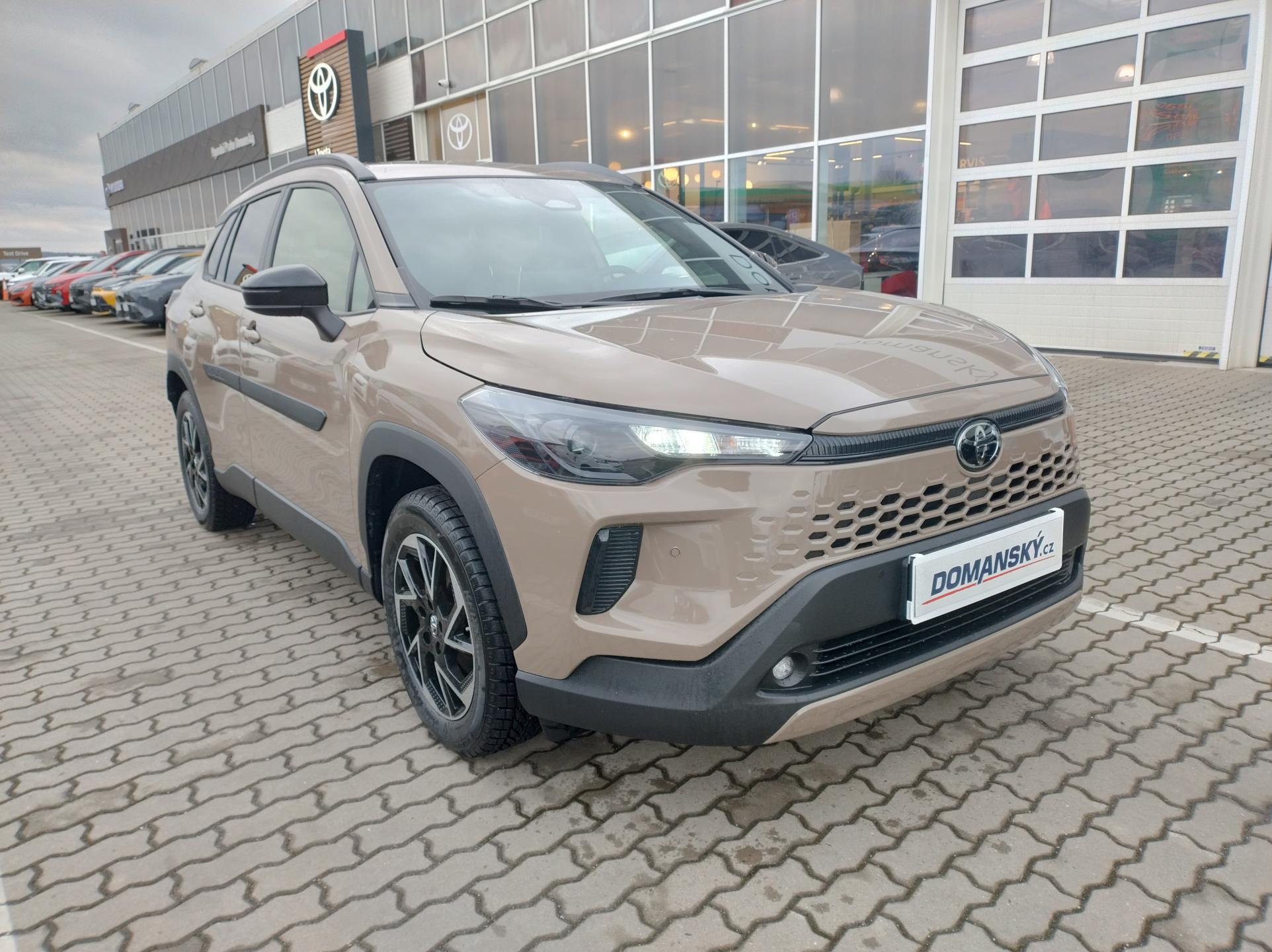 Toyota Corolla Cross 1.8 FHEV Comfort Business+