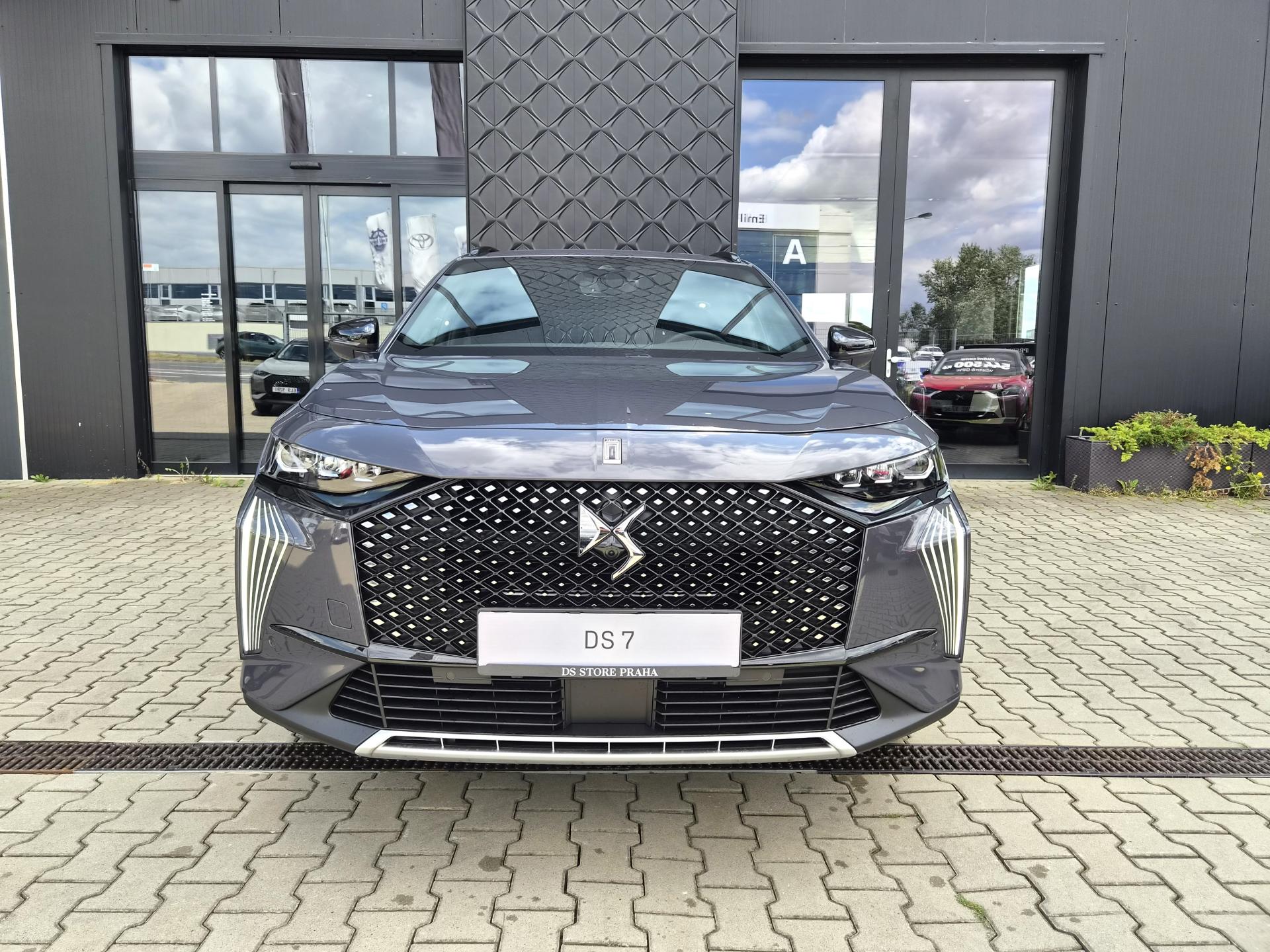 DS DS7