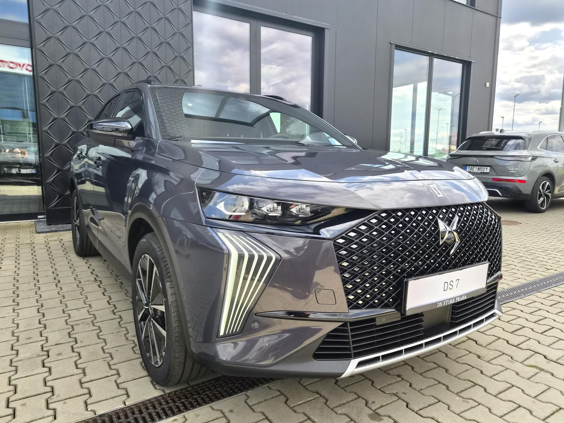DS DS7