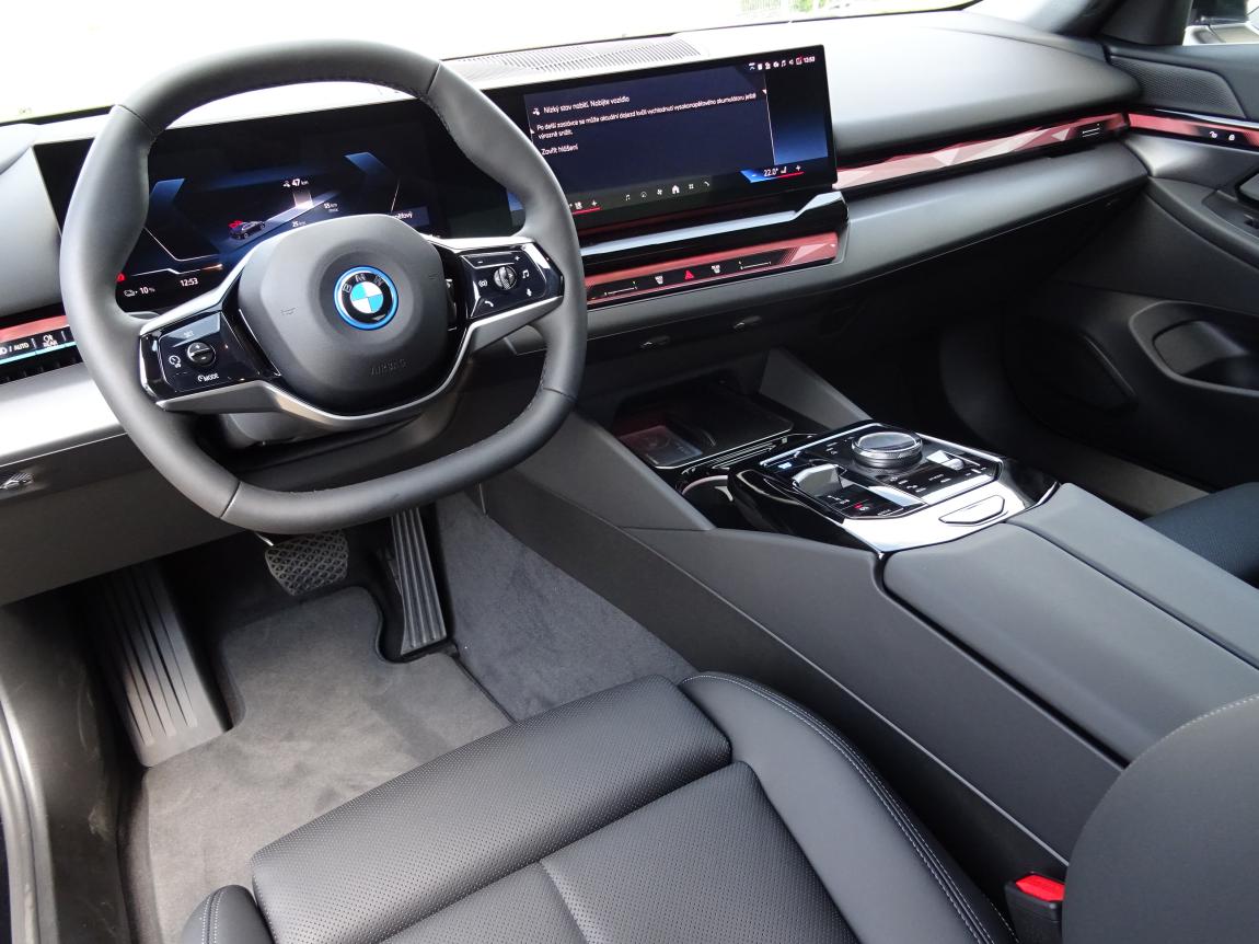 BMW i5