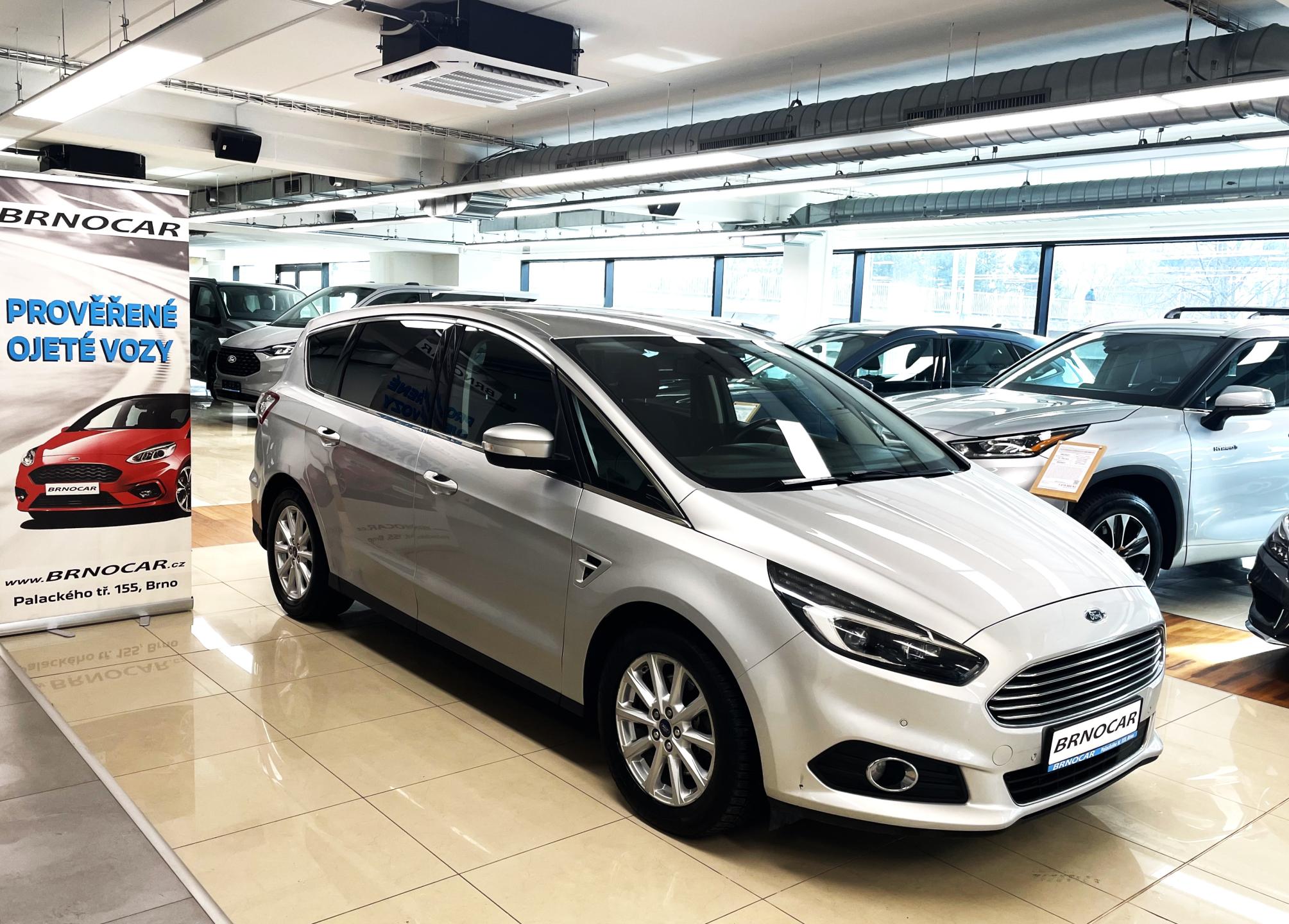 Ford S-MAX Titanium 132kW AT AWD, 7 MÍST