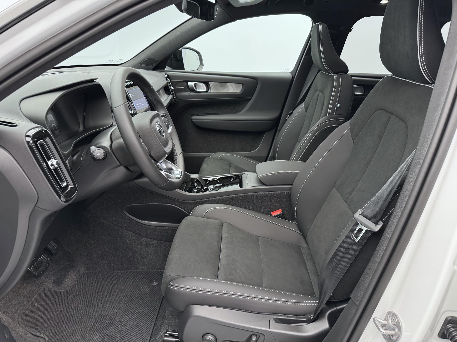 Volvo EX40