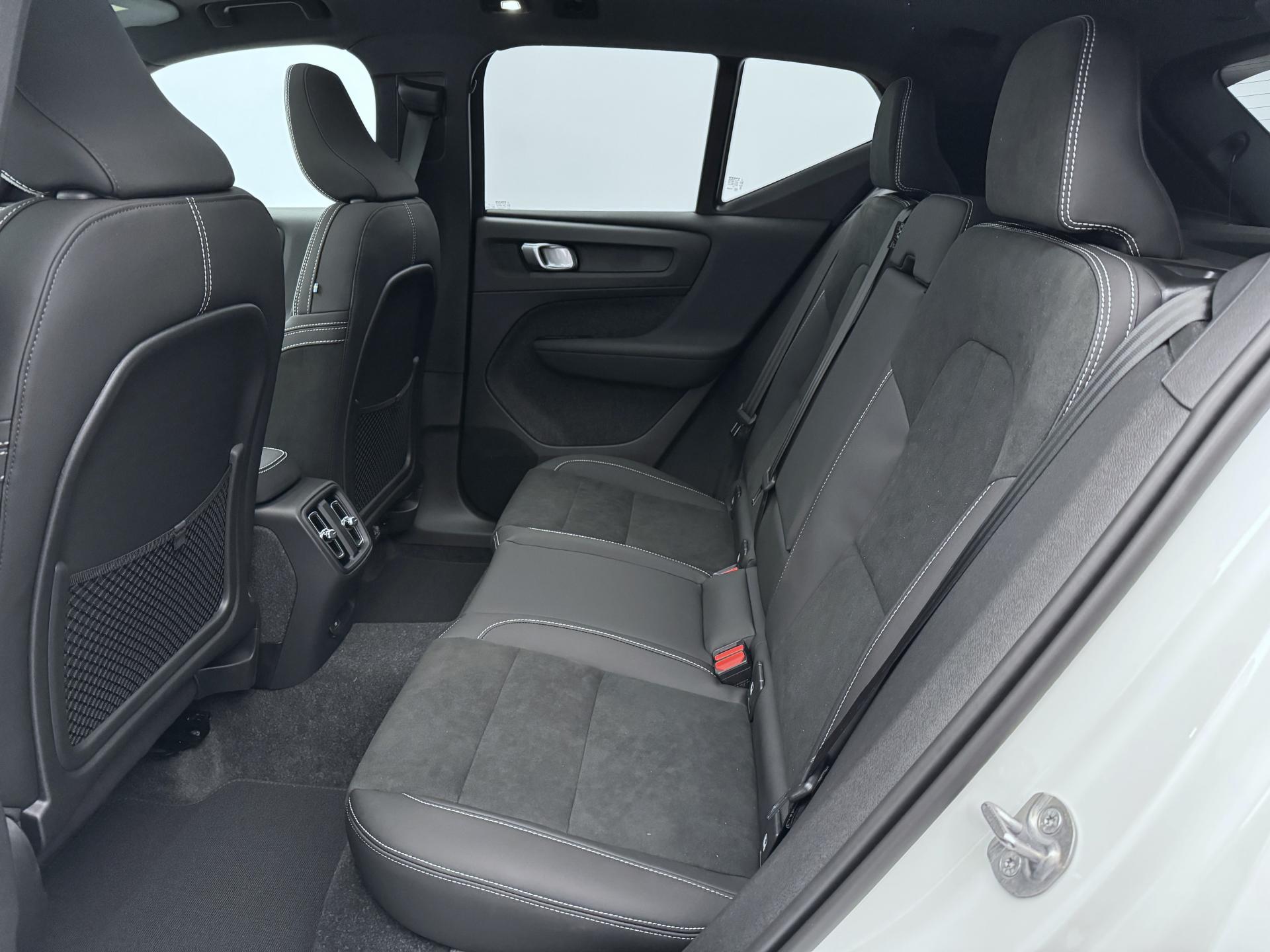 Volvo EX40