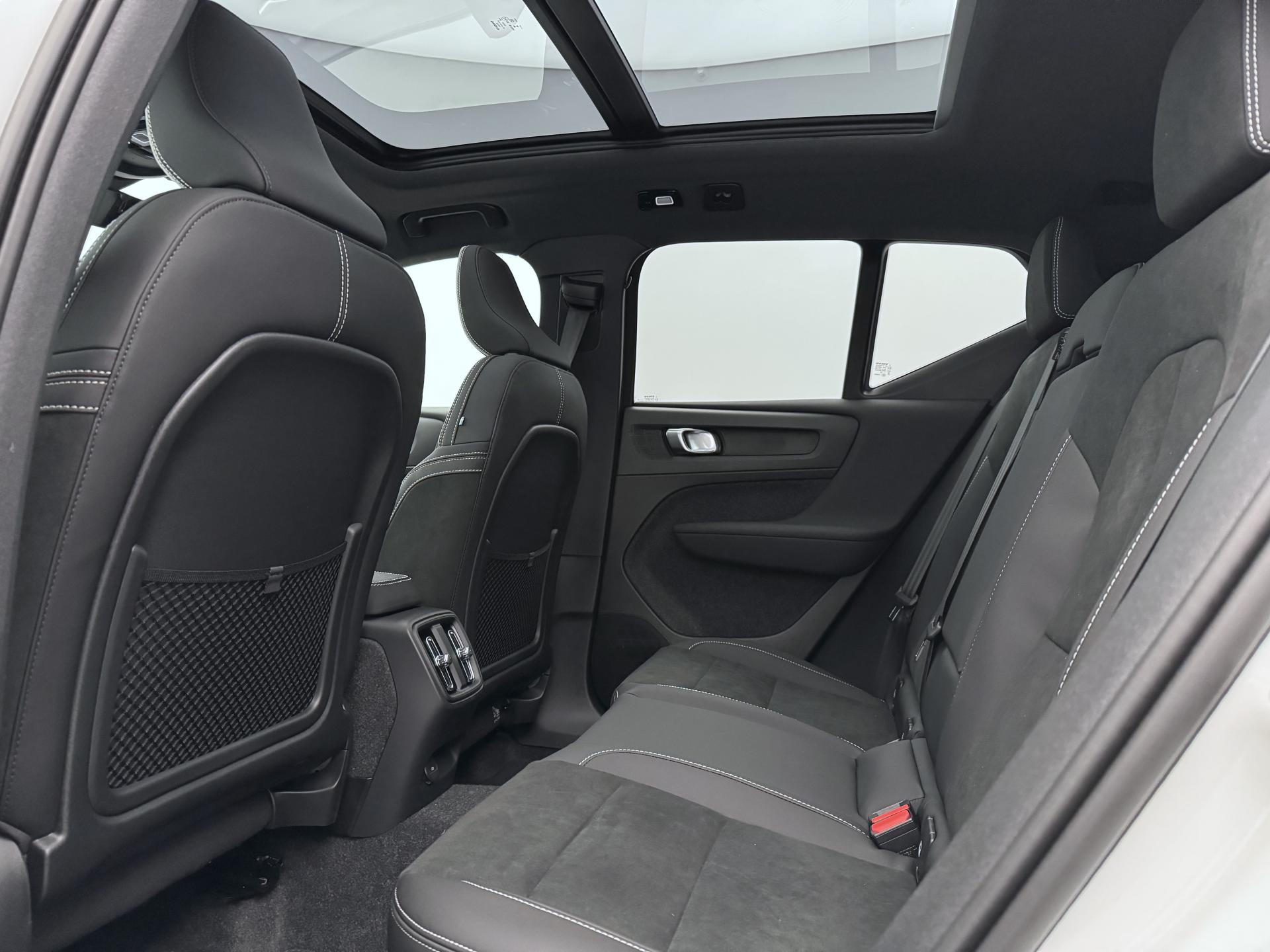 Volvo EX40