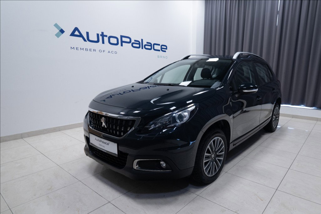 Peugeot 2008 1,2 i 1. AUT. AC VÝHŘEV 1. MAJ