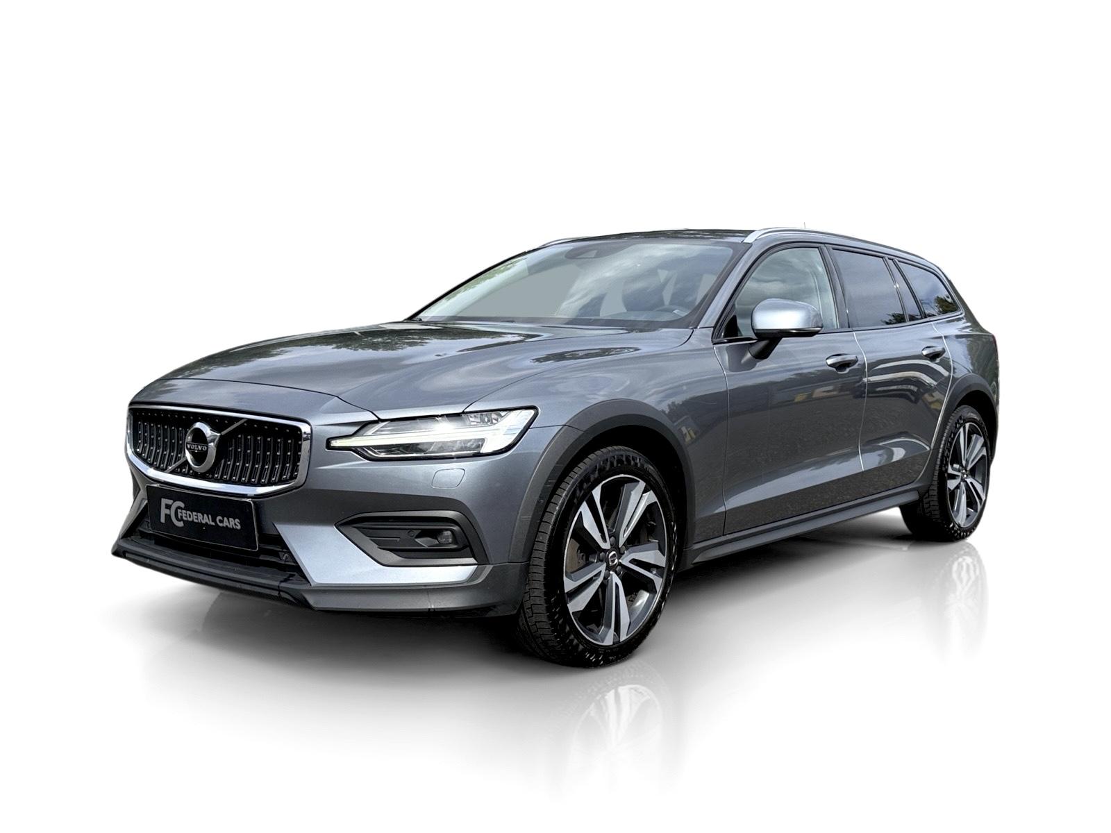 Volvo V60 CC D4 AWD // B&W // REZERVACE
