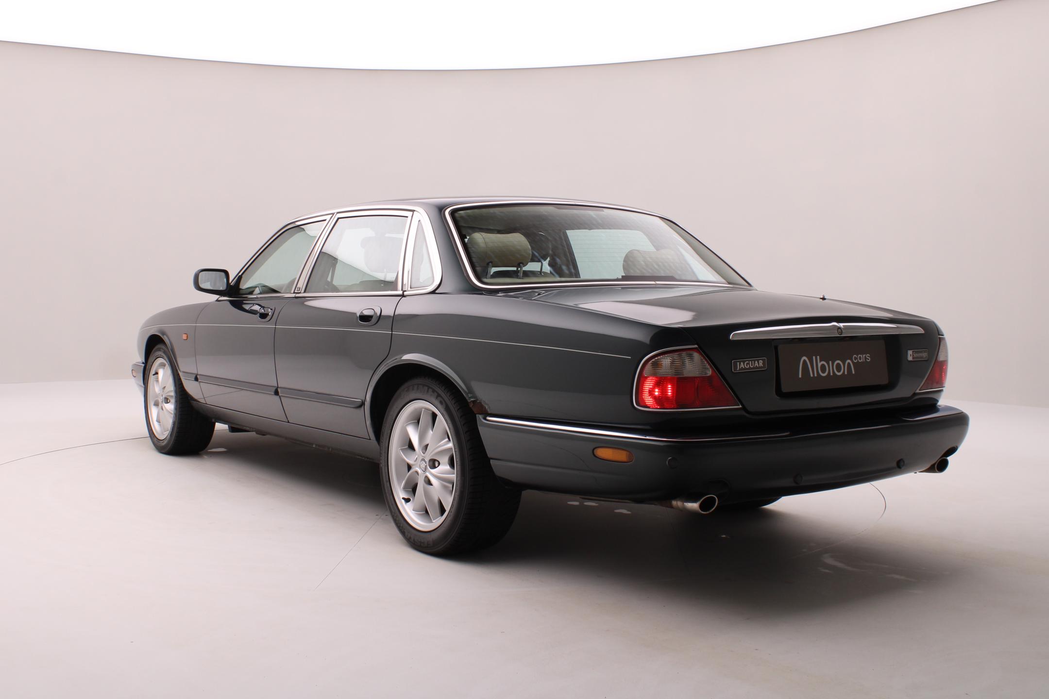 Jaguar XJ