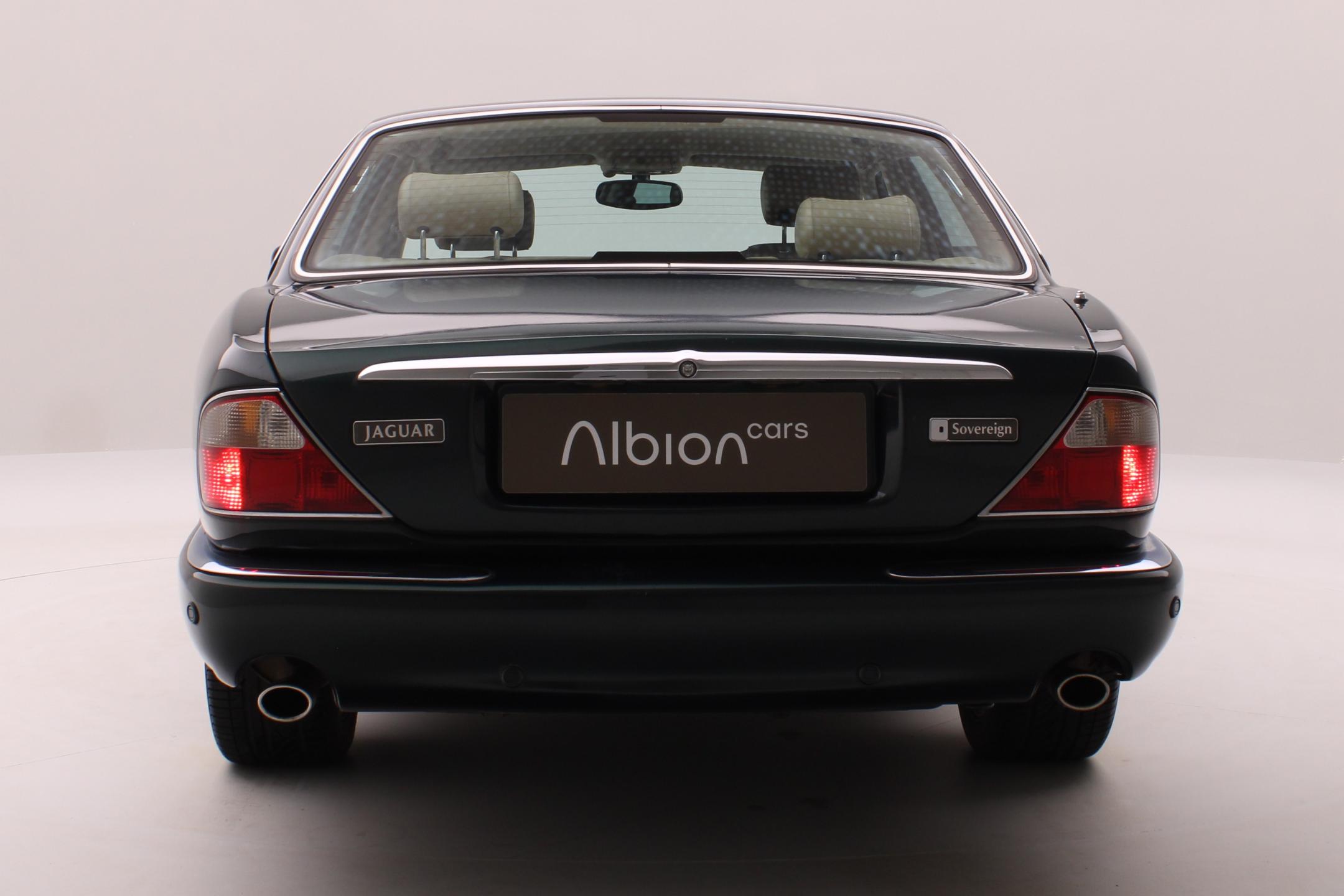 Jaguar XJ