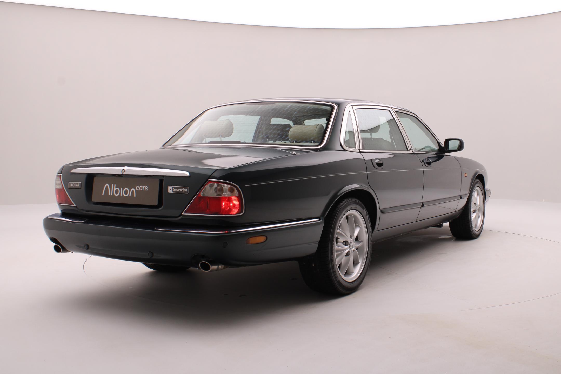 Jaguar XJ