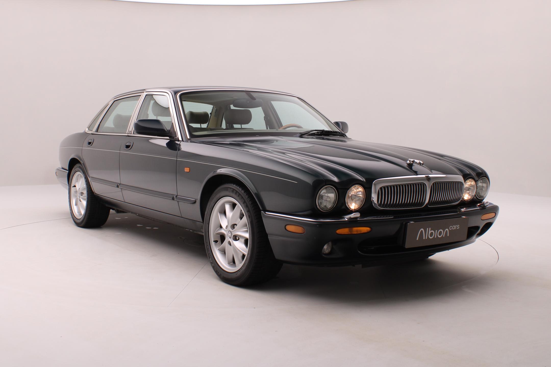 Jaguar XJ