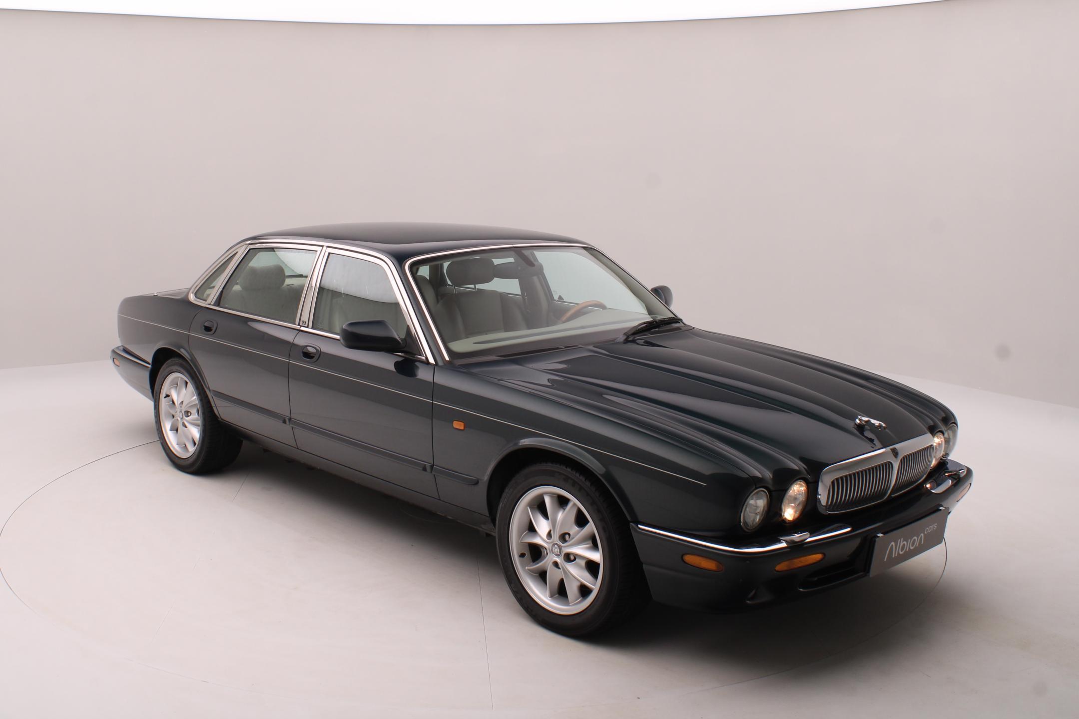 Jaguar XJ