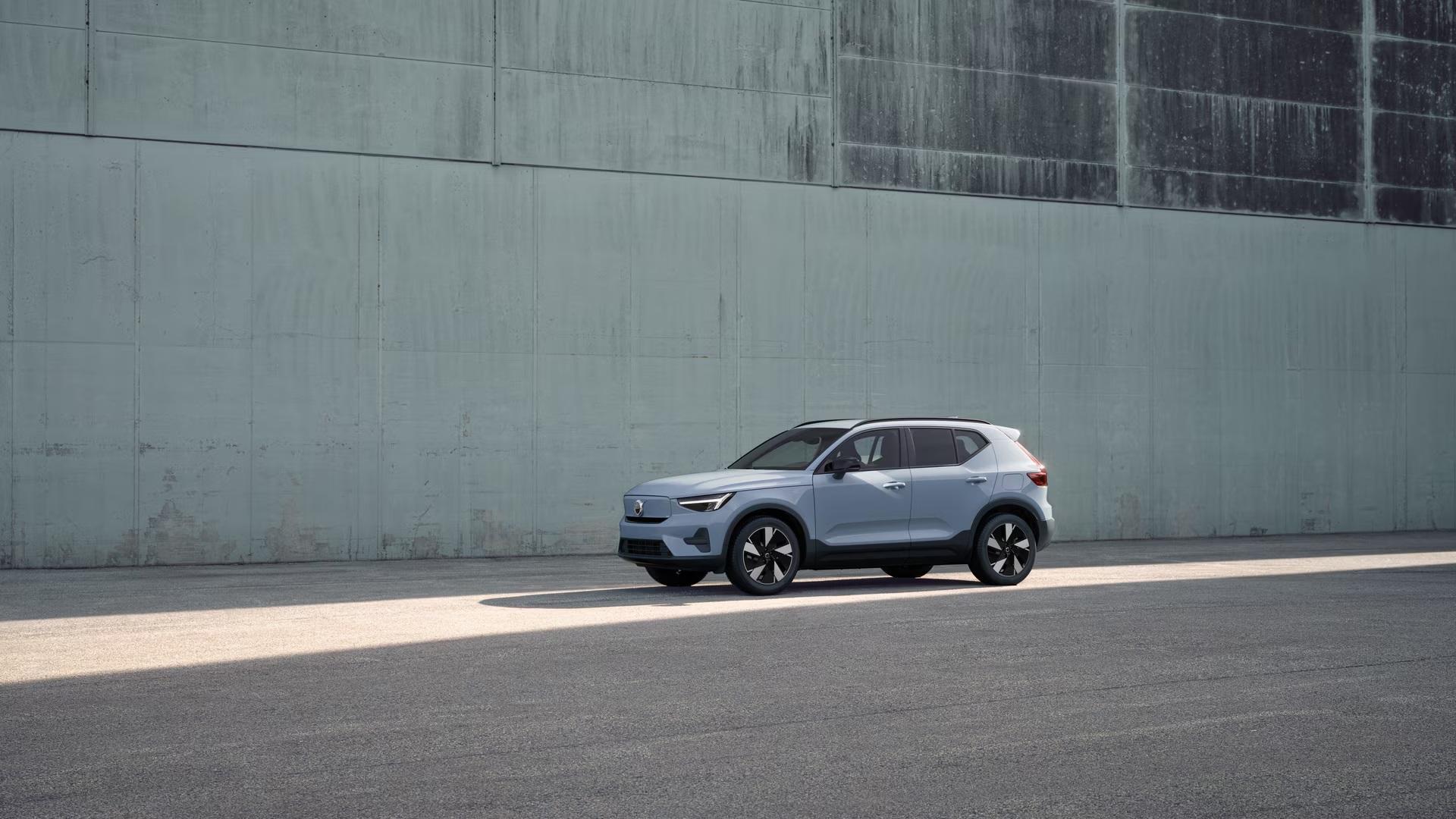Volvo EX40
