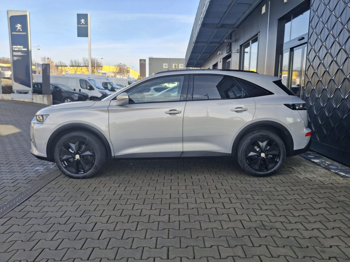 DS DS7