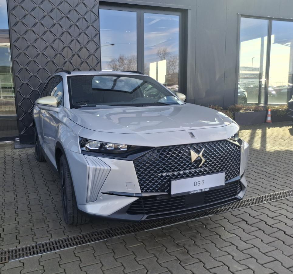 DS DS7