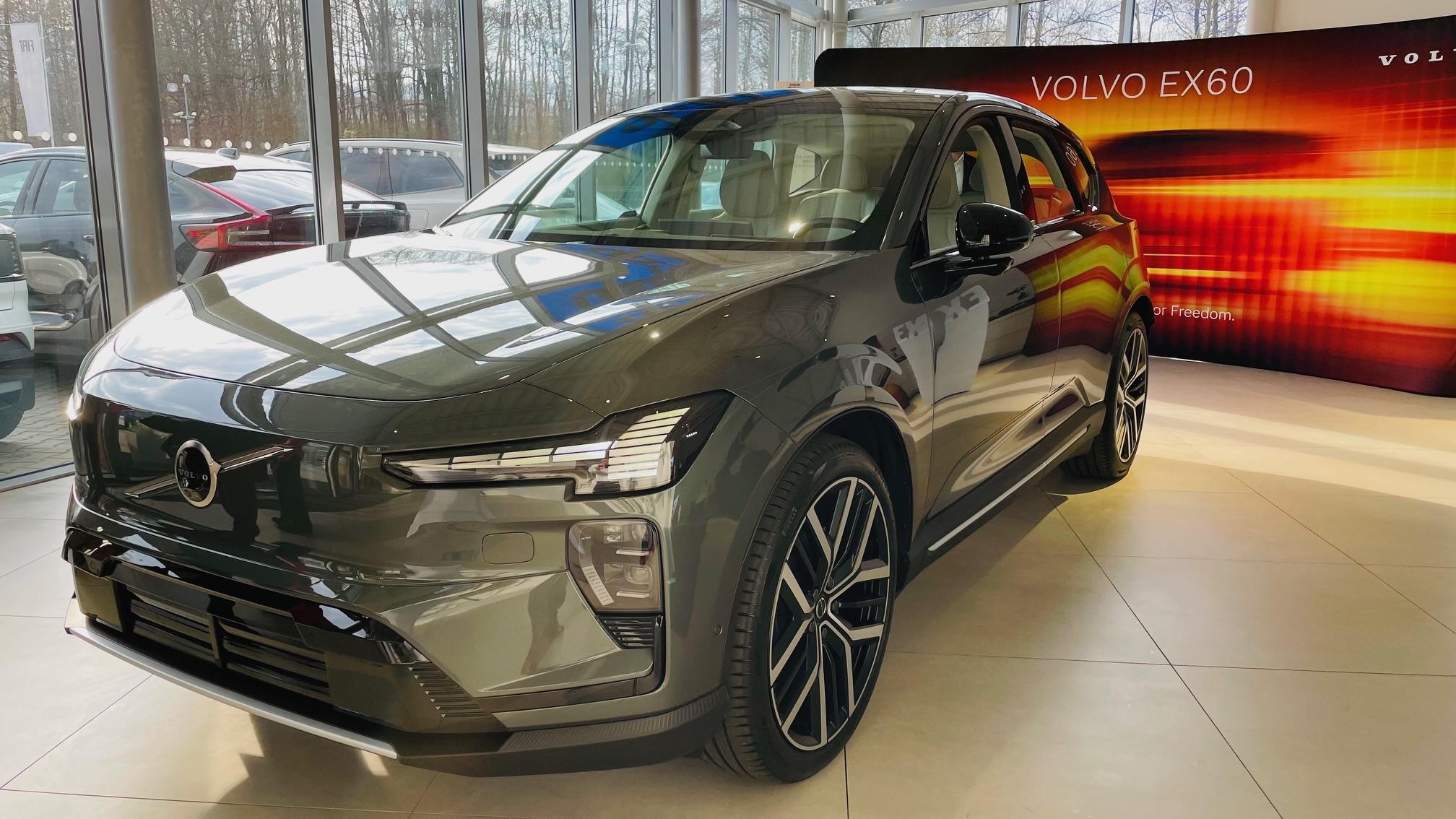 Volvo EX60 P10 AWD