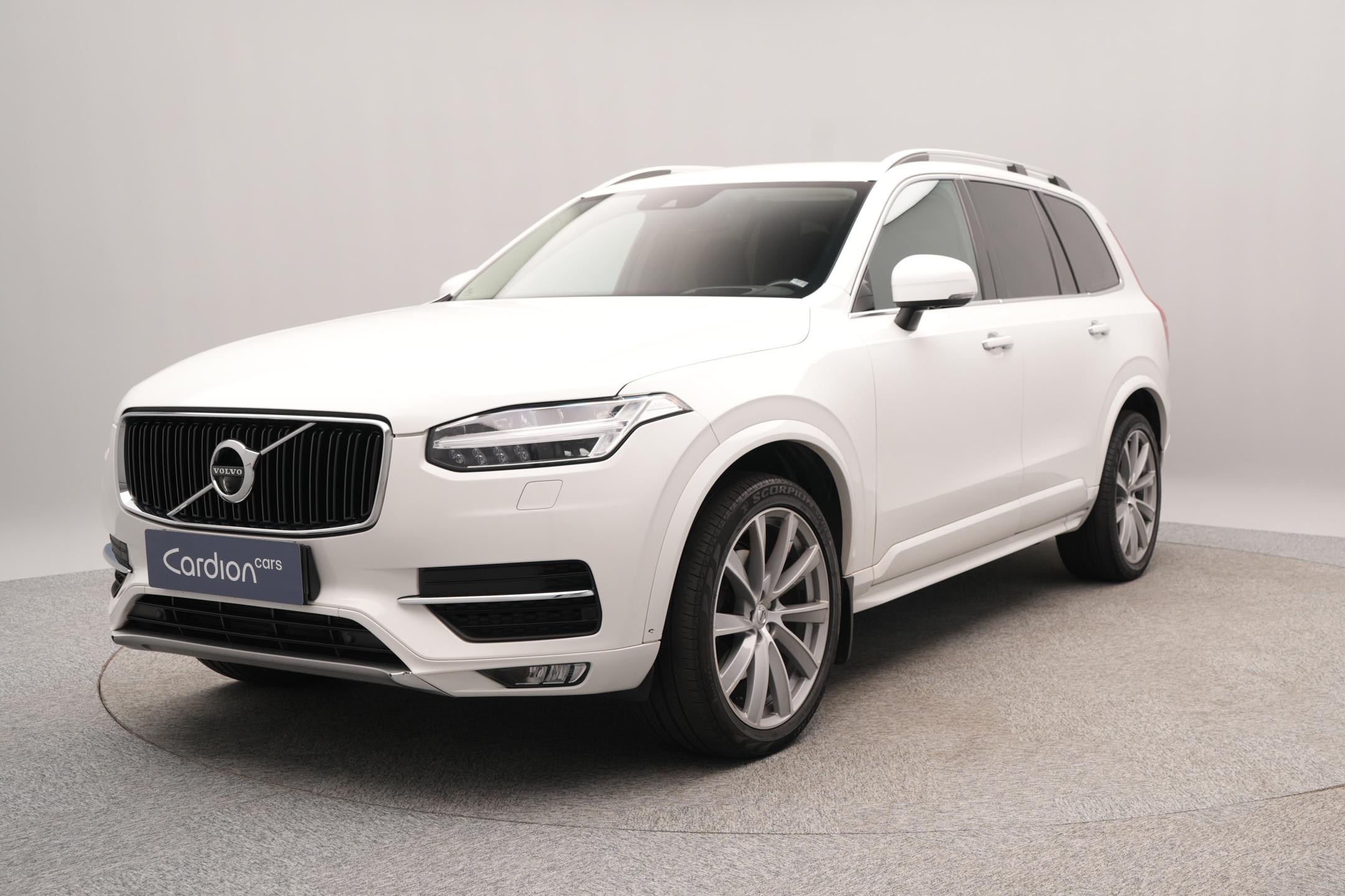 Volvo XC90 D5 AWD MOMENTUM PRO REZERVACE