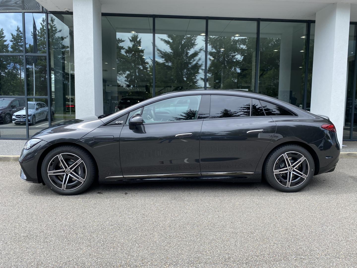 Mercedes EQE
