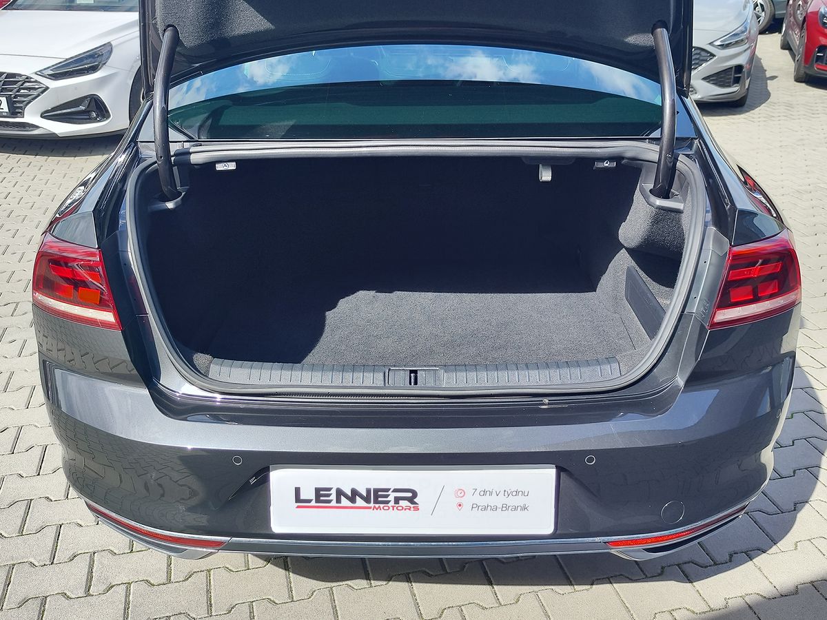 VW Passat