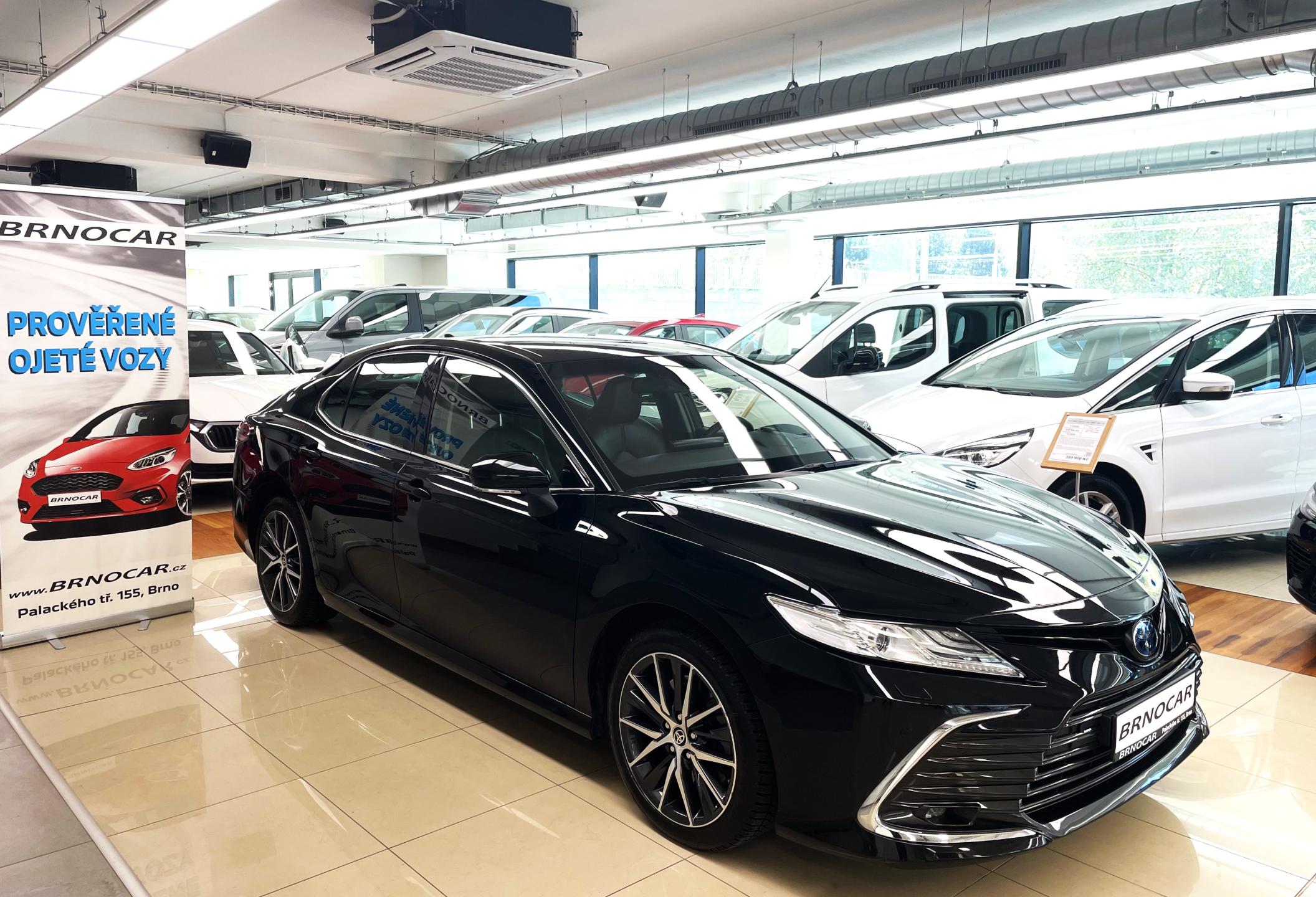 Toyota Camry 2.5 Hybrid Executive, ČR,1.MAJ