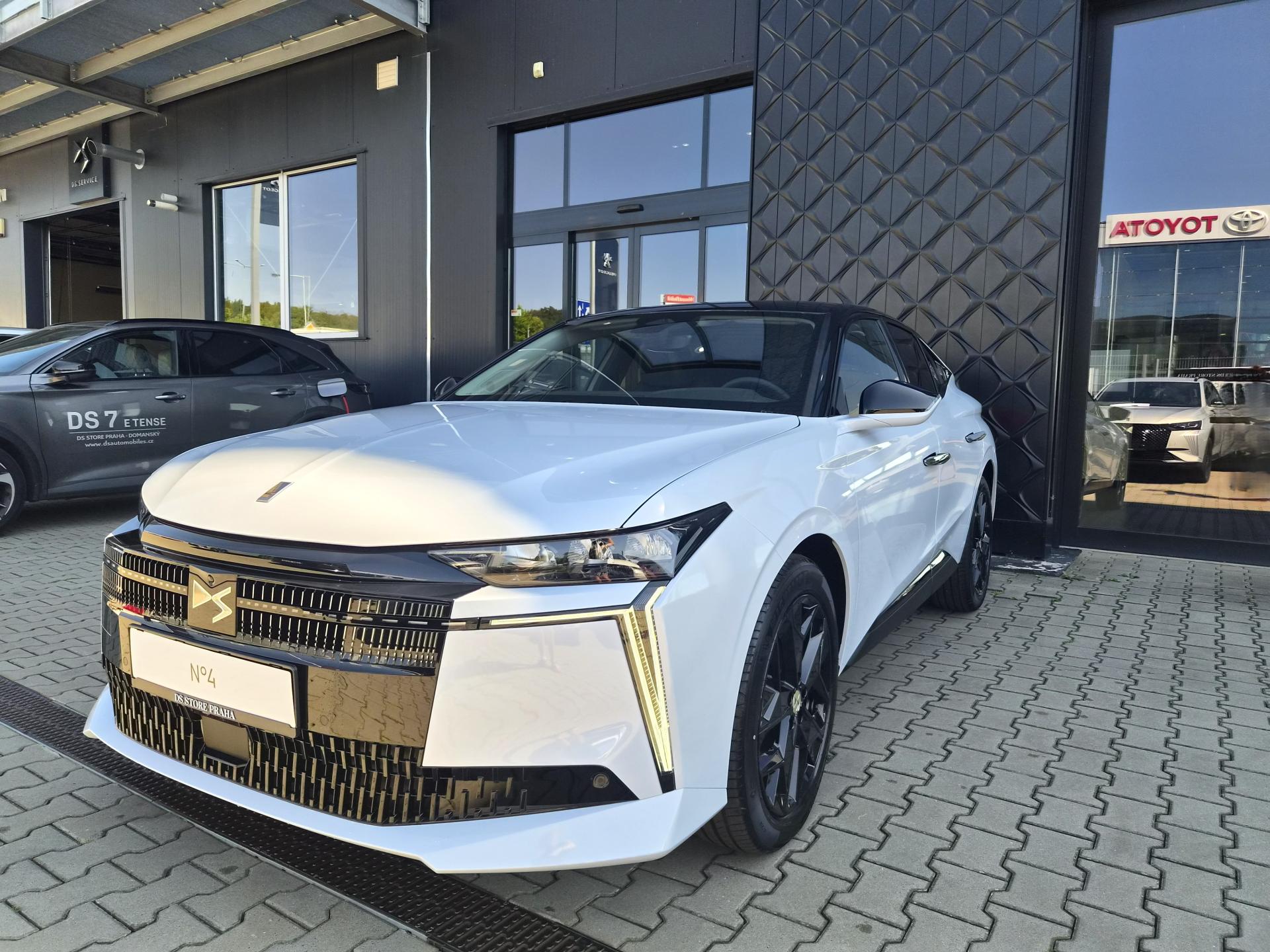 DS 92I N°4  PERFORMANCE LINE HYBRID