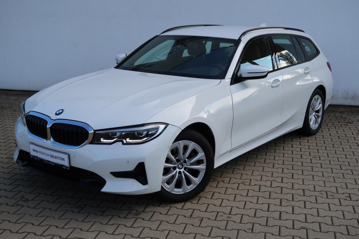 BMW Řada 3 330i xDrive Touring