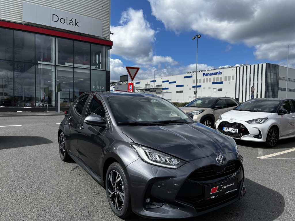 Toyota Yaris 1.5 Hybrid Style ODBĚR ihned