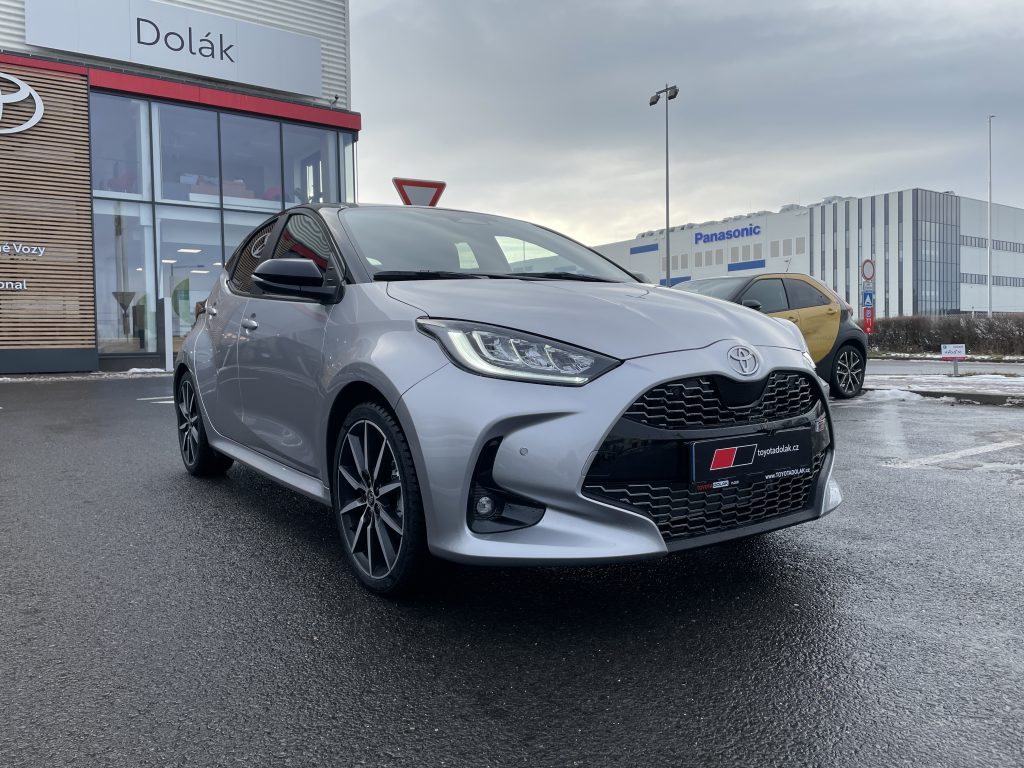 Toyota Yaris 1.5Hybrid GR Sport ODBĚR IHNED