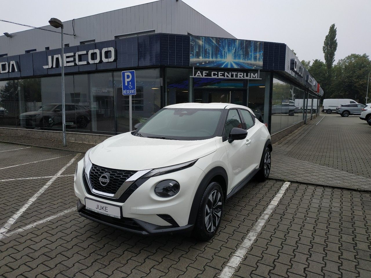 Nissan Juke 1.0 DIG-T, MT, N-CONN,SKLADEM