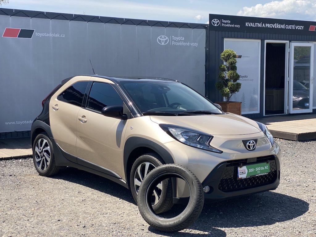 Toyota Aygo 1.0i, ČR-1m, Style, DPH