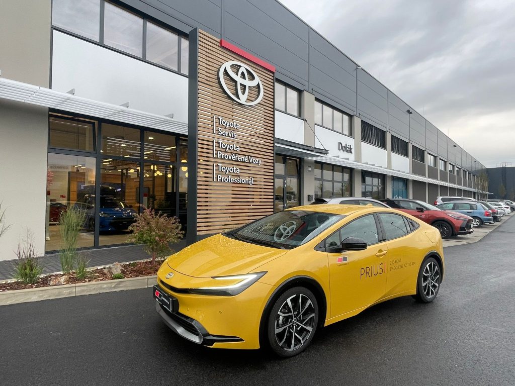 Toyota Prius 2.0 Plug-In Hybrid Prestige