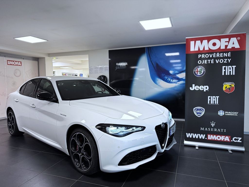 Alfa Romeo Giulia 2.2 JTDm 210k AT8 ZF Q4 4x4 Veloce