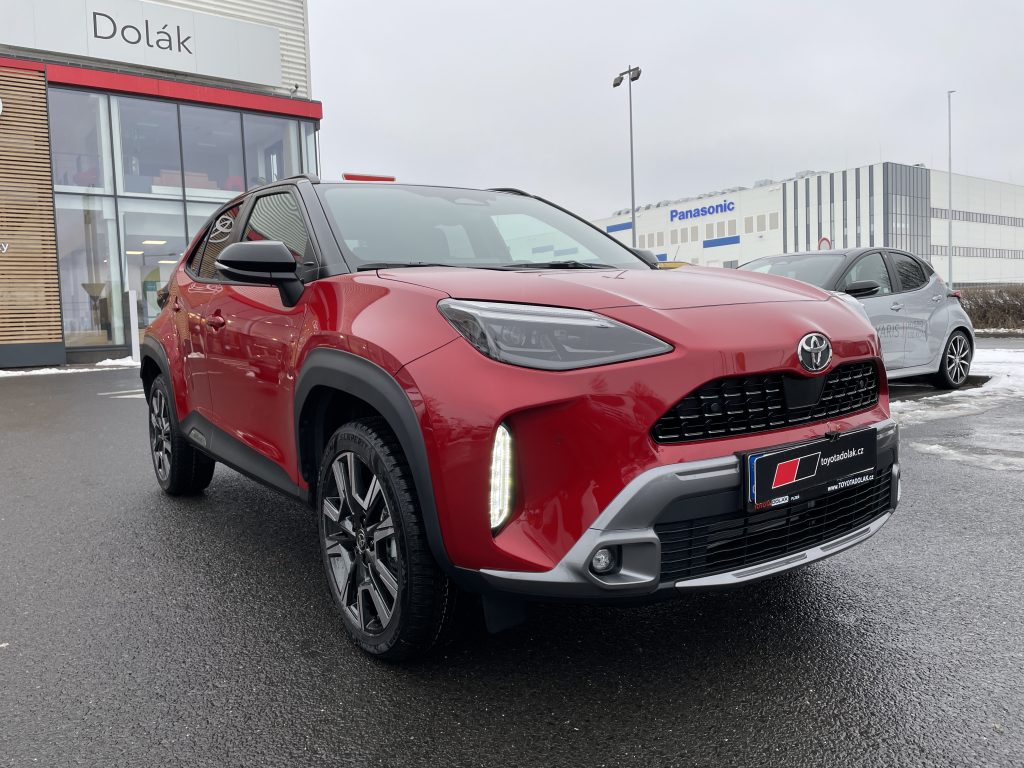 Toyota Yaris Cross 1.5 Hybrid 130k ODBĚR 10/2026