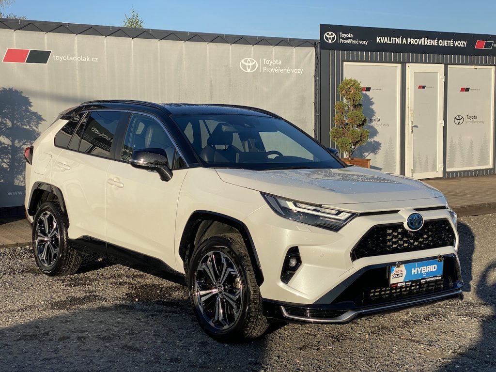 Toyota RAV4 2.5Plug-in, ČR, Selection, 4x4
