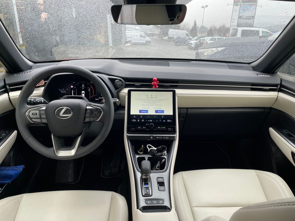 Lexus LBX